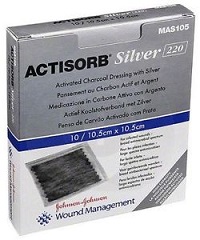 MEDICAZIONE IN CARBONE ATTIVO CON ARGENTO ACTISORB SILVER 10,5X10,5 CM 3 PEZZI - farmacia187.it
