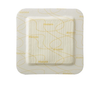 MEDICAZIONE BIATAIN IN SCHIUMA DI POLIURETANO CON BORDO ADESIVO IN SILICONE 10X10 CM 10 PEZZI - farmacia187.it